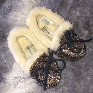 ADORABLE! J.Crew CREWCUTS Toddler/Youth Slippers